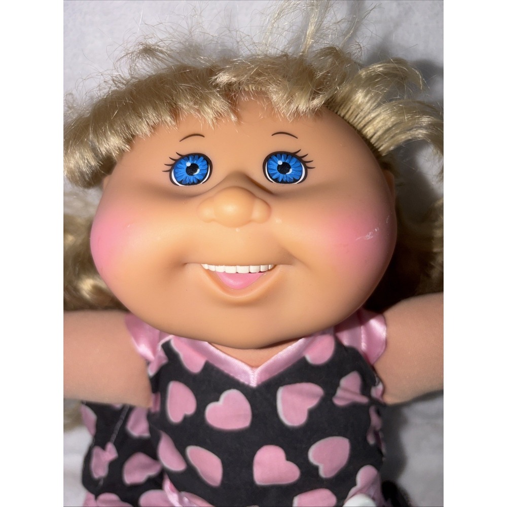 2011 Cabbage Patch Kids Doll Performer Layla Annie Pink Heart Dress Blonde 14" - Picture 2 of 12